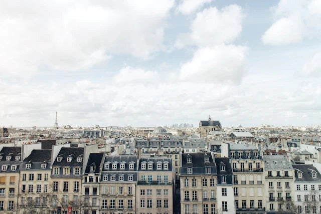 Balades au cœur de l'histoire de France par HOLIDAY MAGAZINE & DELSEY PARIS