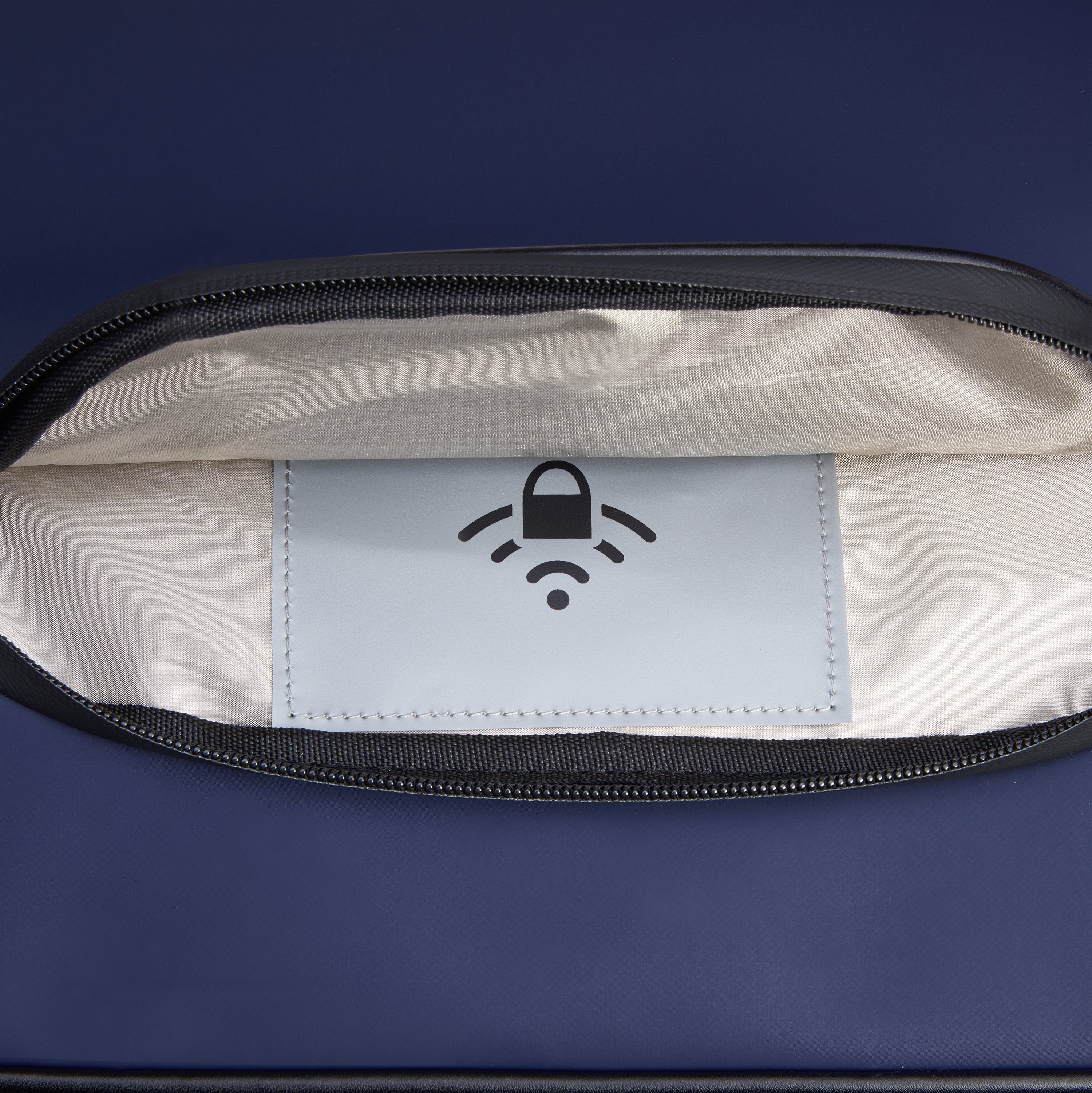 PEUGEOT VOYAGES| Sac de Voyage Soute 37 CM BLEU MARINE