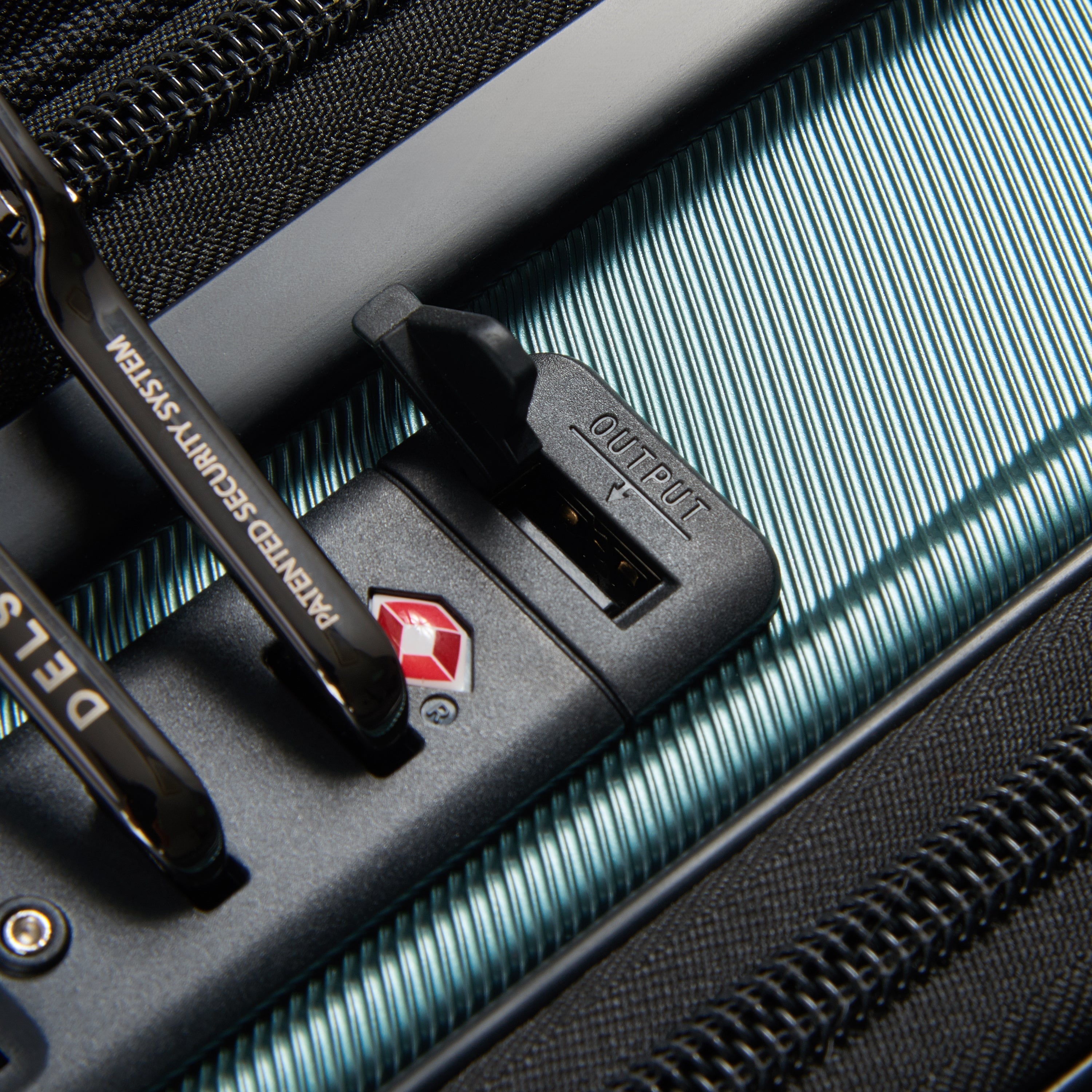 SHADOW 5.0| Suitcase Cabin Expandable 55 CM GREEN