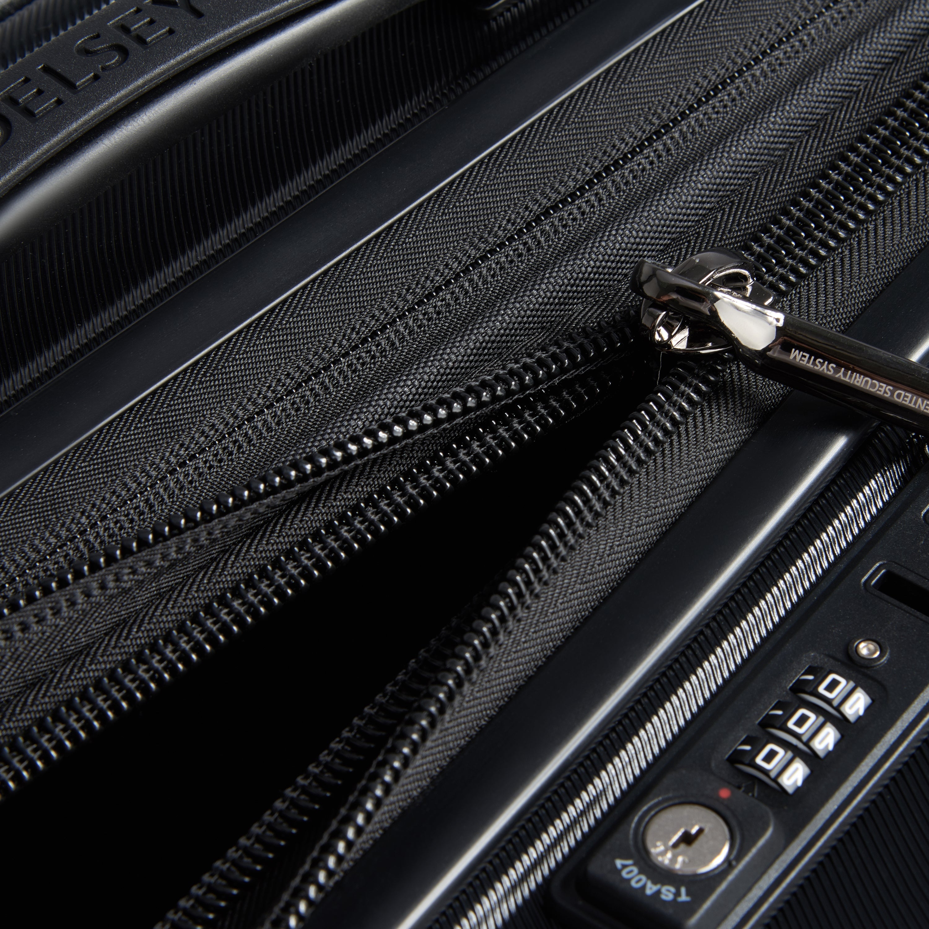 SHADOW 5.0| Suitcase Check-In Expandable 66 CM BLACK