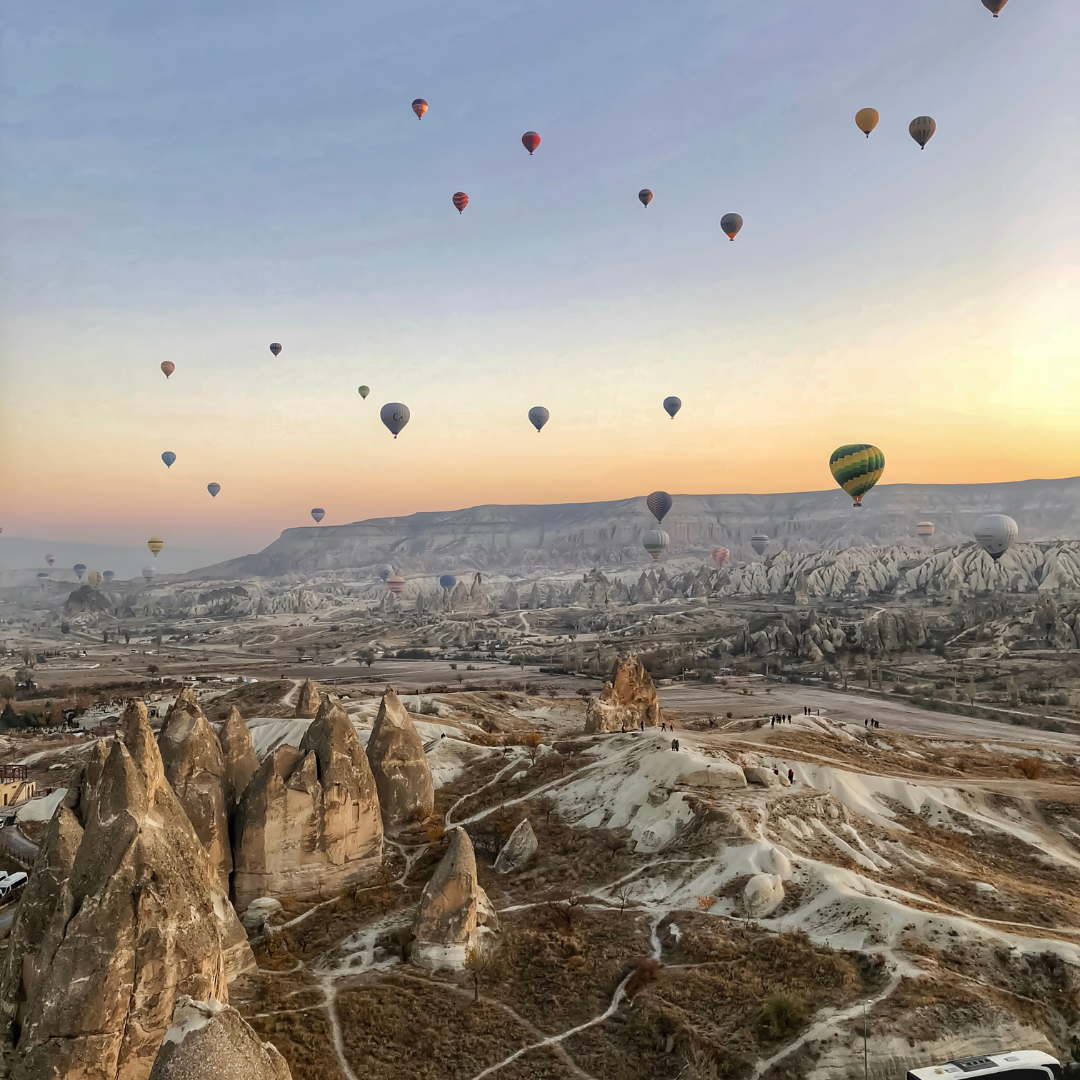 Top 5 des destinations pour voir les plus beaux levers de soleil et assister à des jeux de lumière uniques.