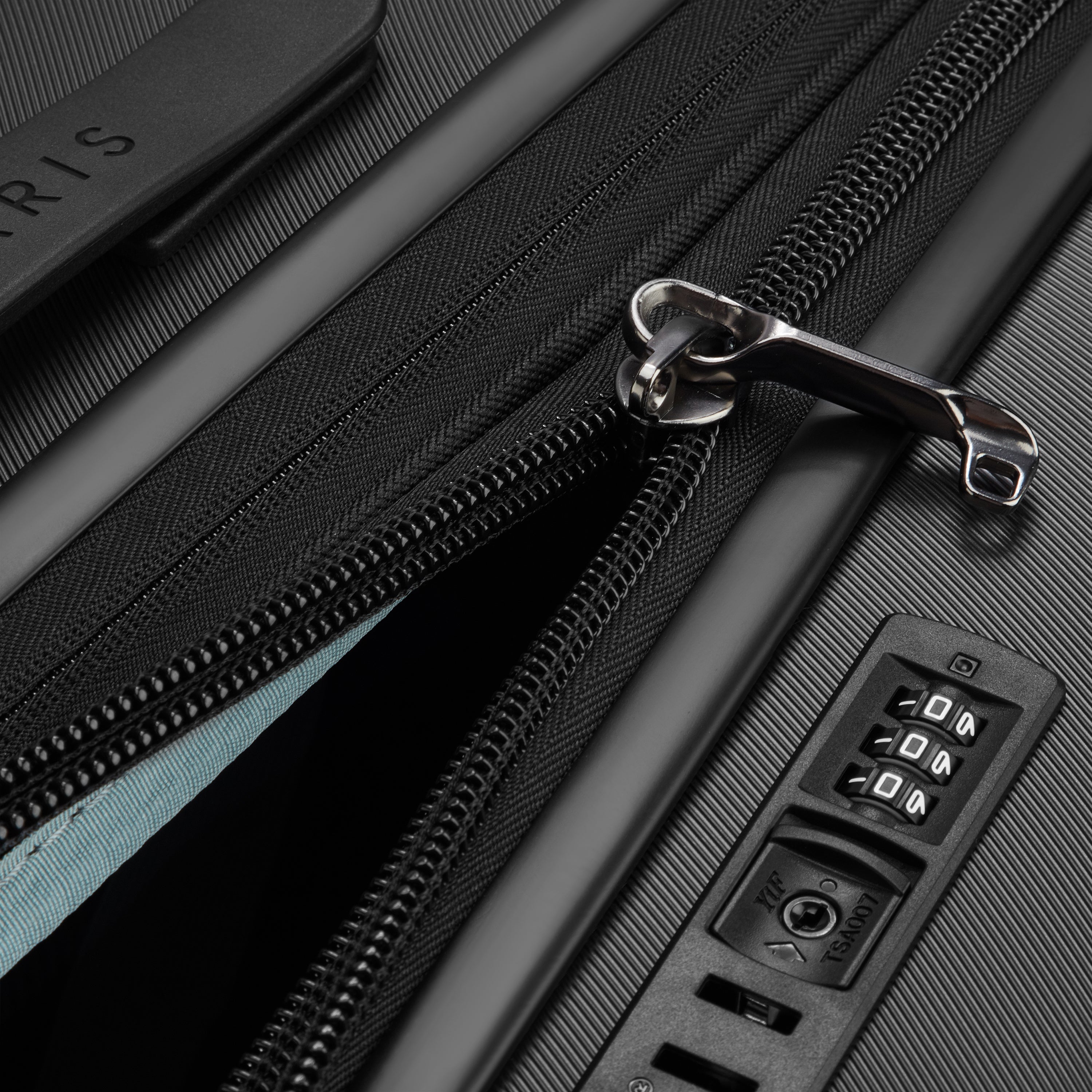 COMETE 4| Suitcase Check-In Expandable 67 cm BLACK