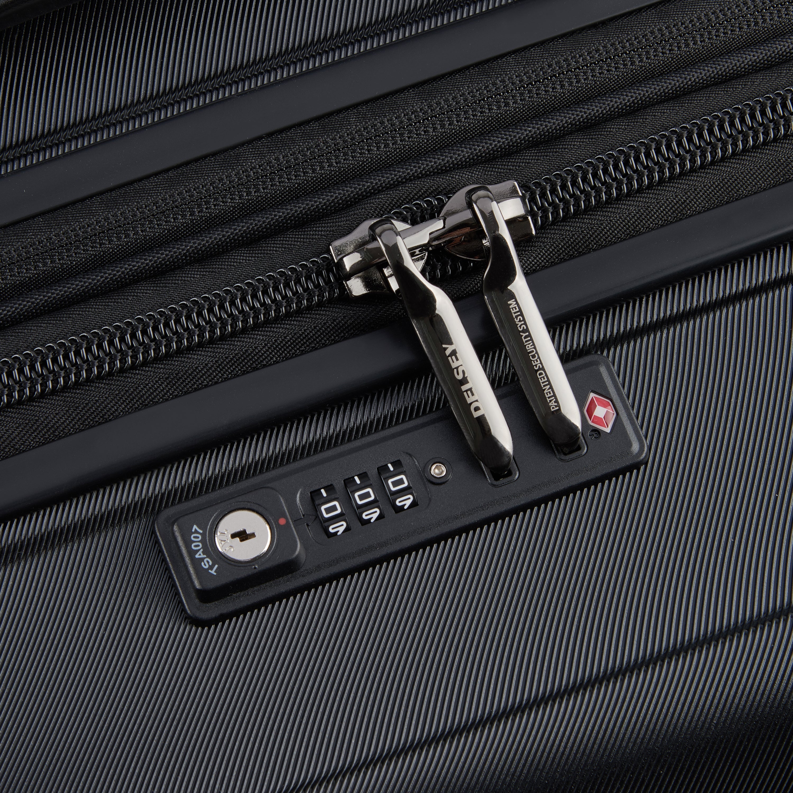 SHADOW 5.0| Valise Soute Extensible 76 CM NOIR